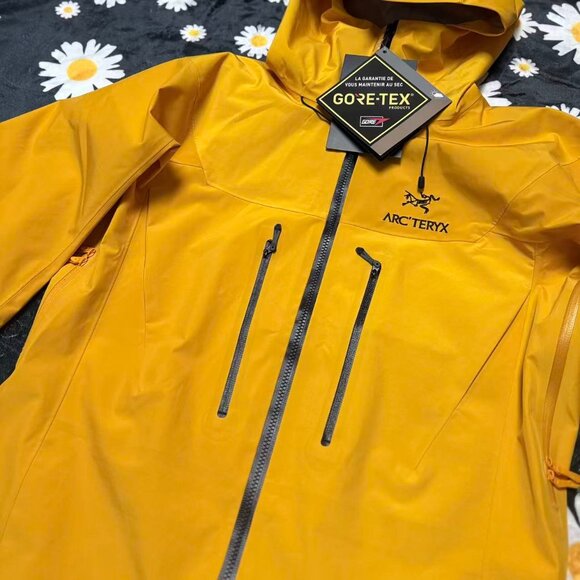 Arc'teryx Yellow Gore-Tex Hooded Jacket, Size M. - Picture 6 of 10
